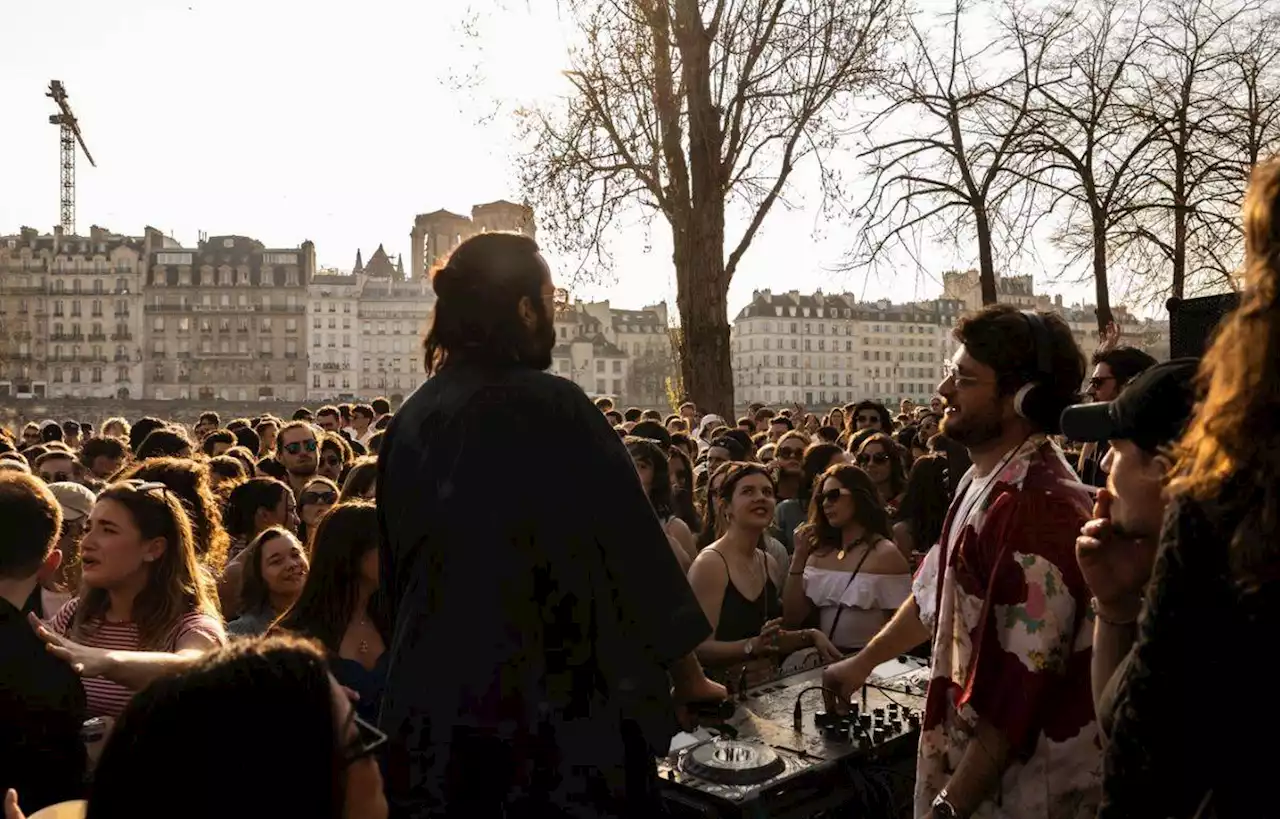 Radio Cargo sort son sound system pour la « Journée sans voiture » à Paris