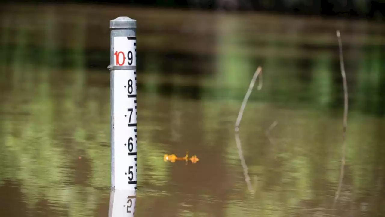 Thousands on flood watch as BoM issues warnings across two states