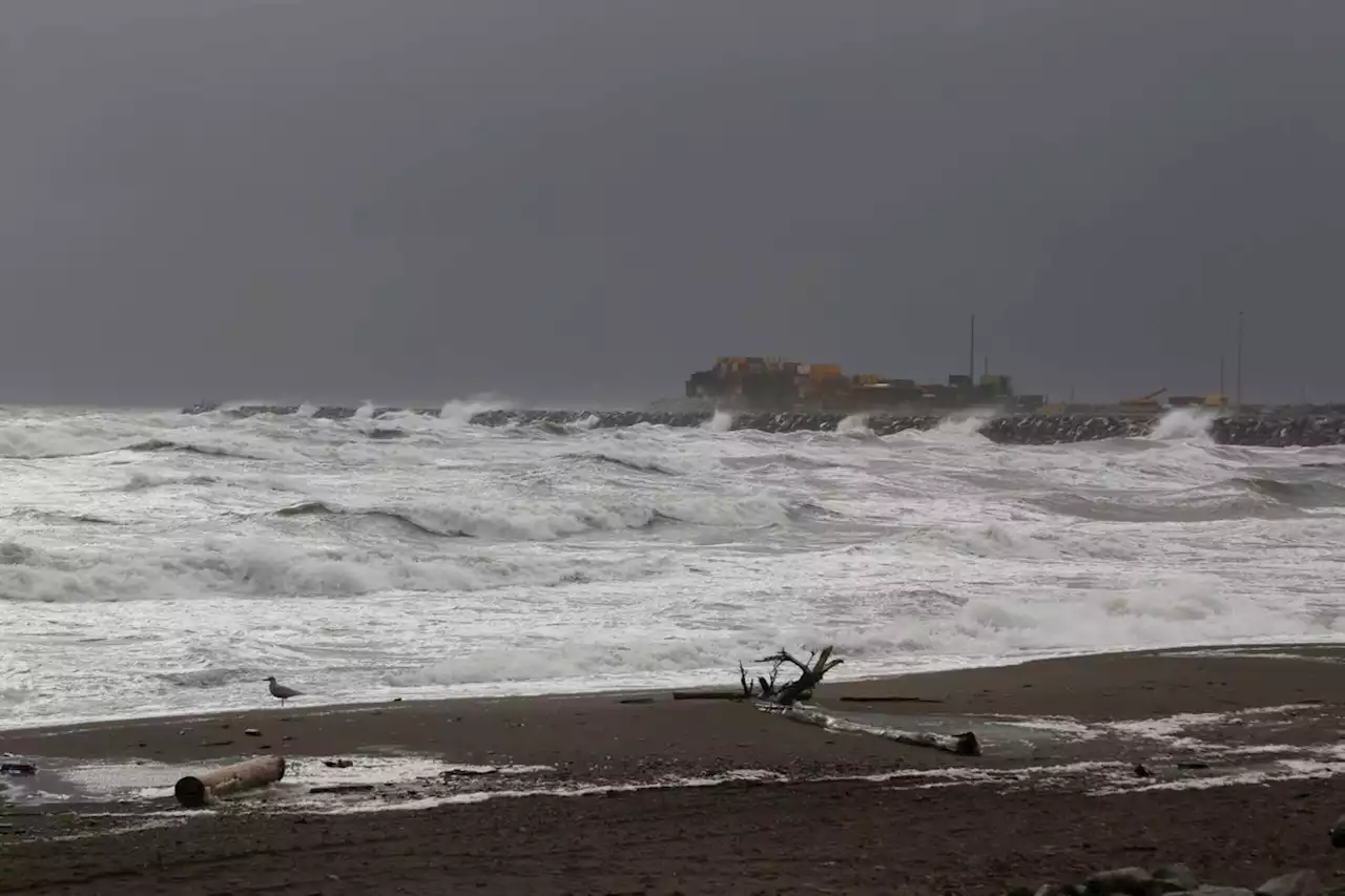 Powerful storm slams Western Alaska | Alaska Public Media