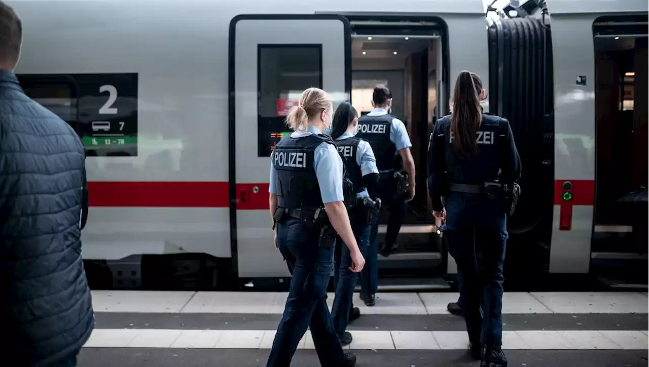 Schalke-Fan trifft Kind mit Flasche: Verdacht auf Nasenbeinbruch