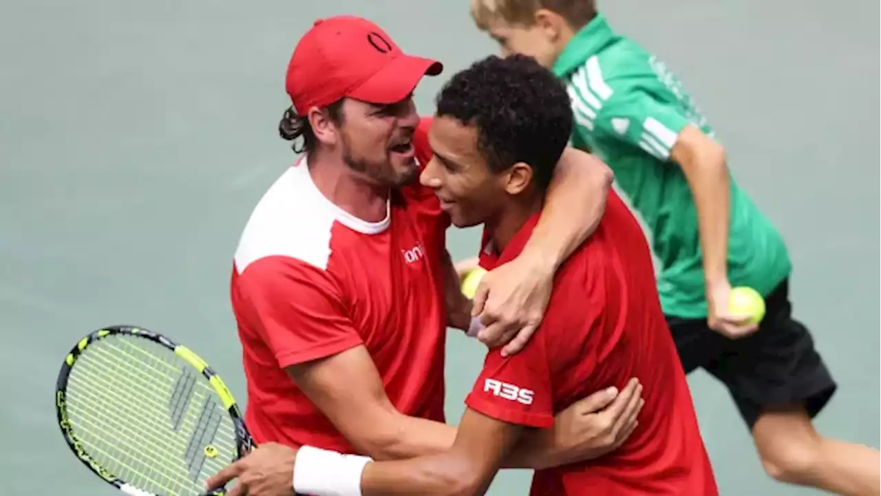 Auger-Aliassime stuns world No. 1 Alcaraz as Canada upsets Spain at Davis Cup | CBC Sports