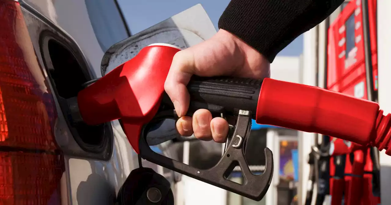 Gas prices drop further in New Jersey, around nation