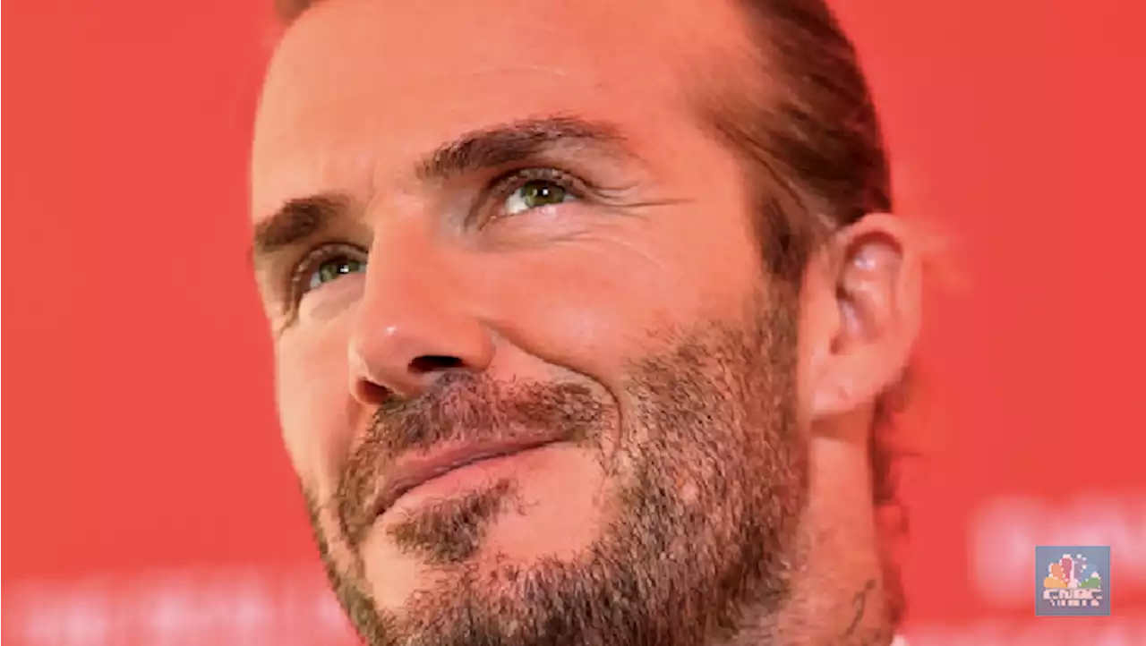 Demi Mendiang Ratu Elizabeth II, David Beckham Antre 12 Jam