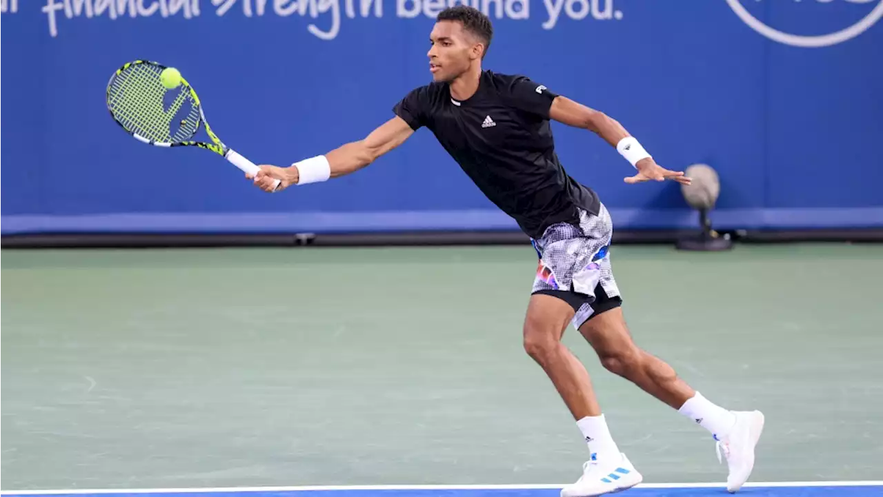 Top-ranked Alcaraz loses to Auger-Aliassime at Davis Cup