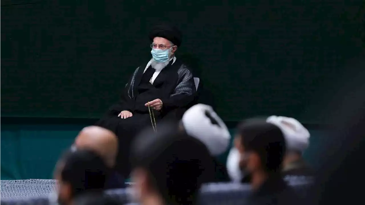 انتشار عکس‌هایی از «خامنه‌ای در مراسم اربعین» همزمان با گزارش‌ها از «بیماری» رهبر ایران