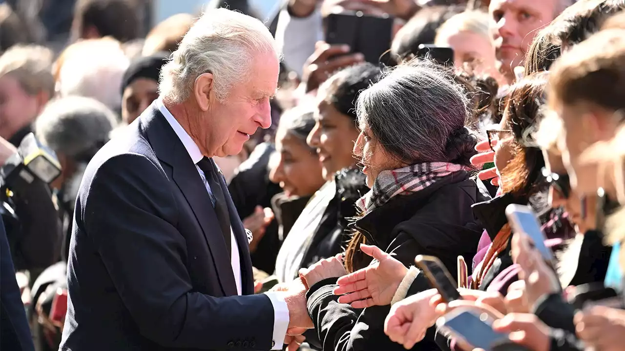 King Charles, Prince William surprise mourners waiting in 16-hour line to see Queen Elizabeth's coffin