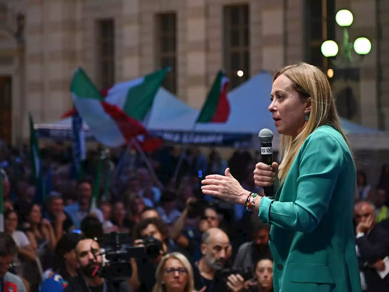 'È meglio che da queste parti non si faccia vedere'. La minaccia di Di Maio alla Meloni