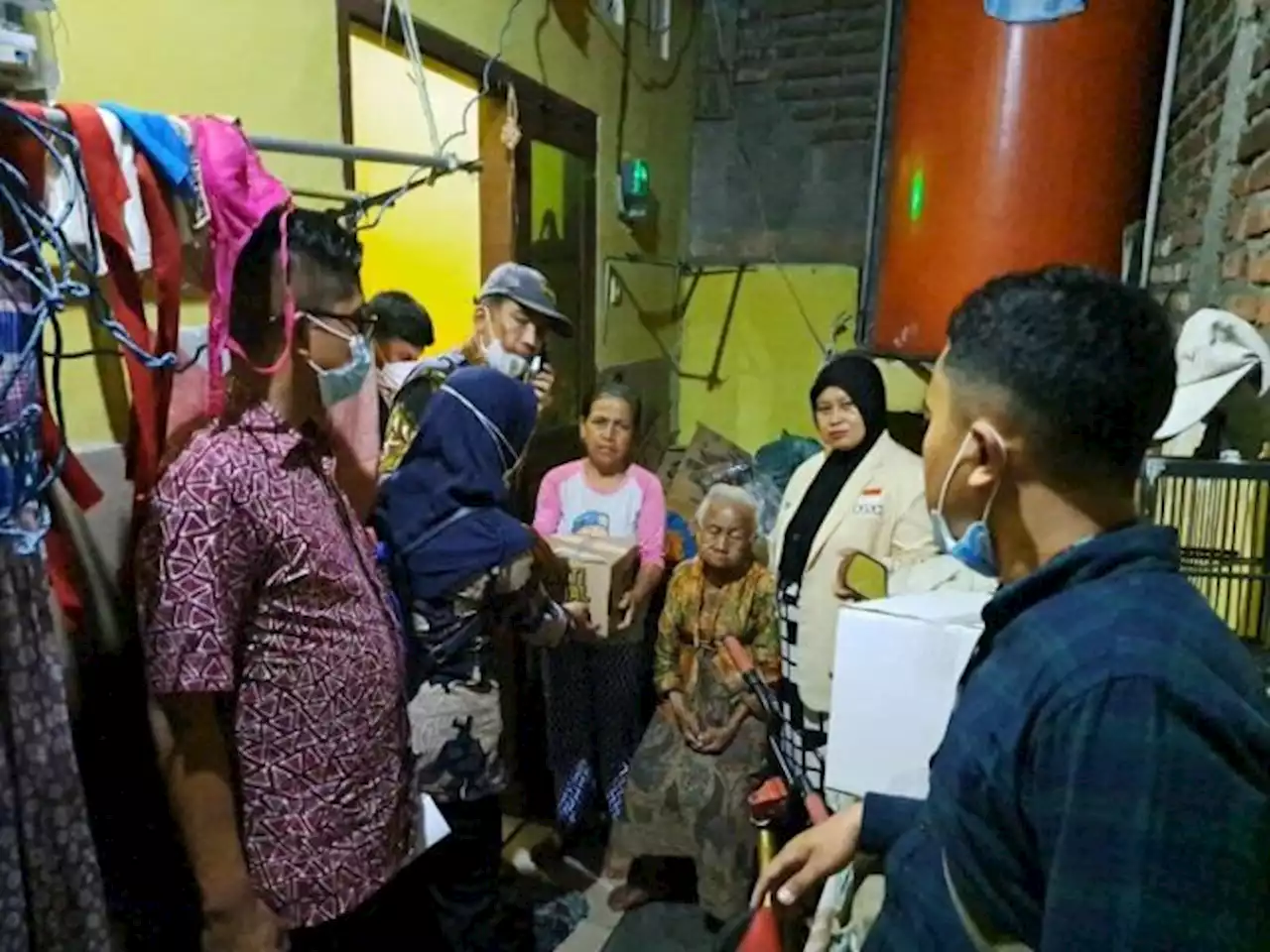 Dinsos Surabaya Dampingi Nenek 101 Tahun yang Dipaksa Anaknya Mengemis