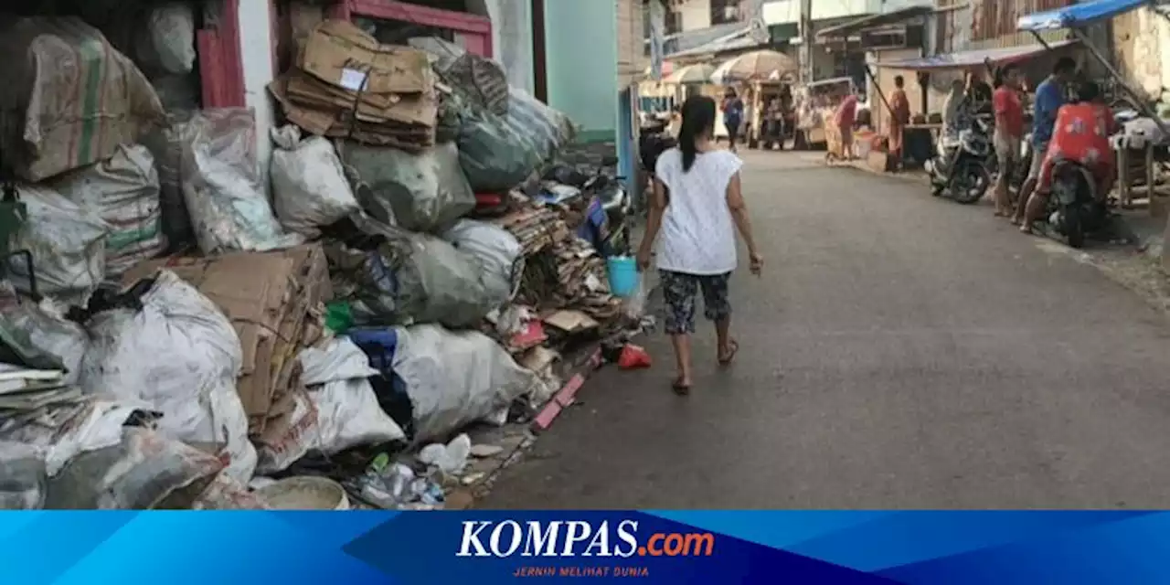 Warga Pulogadung Keluhkan Permukiman Mereka Penuh Lapak Barang Bekas