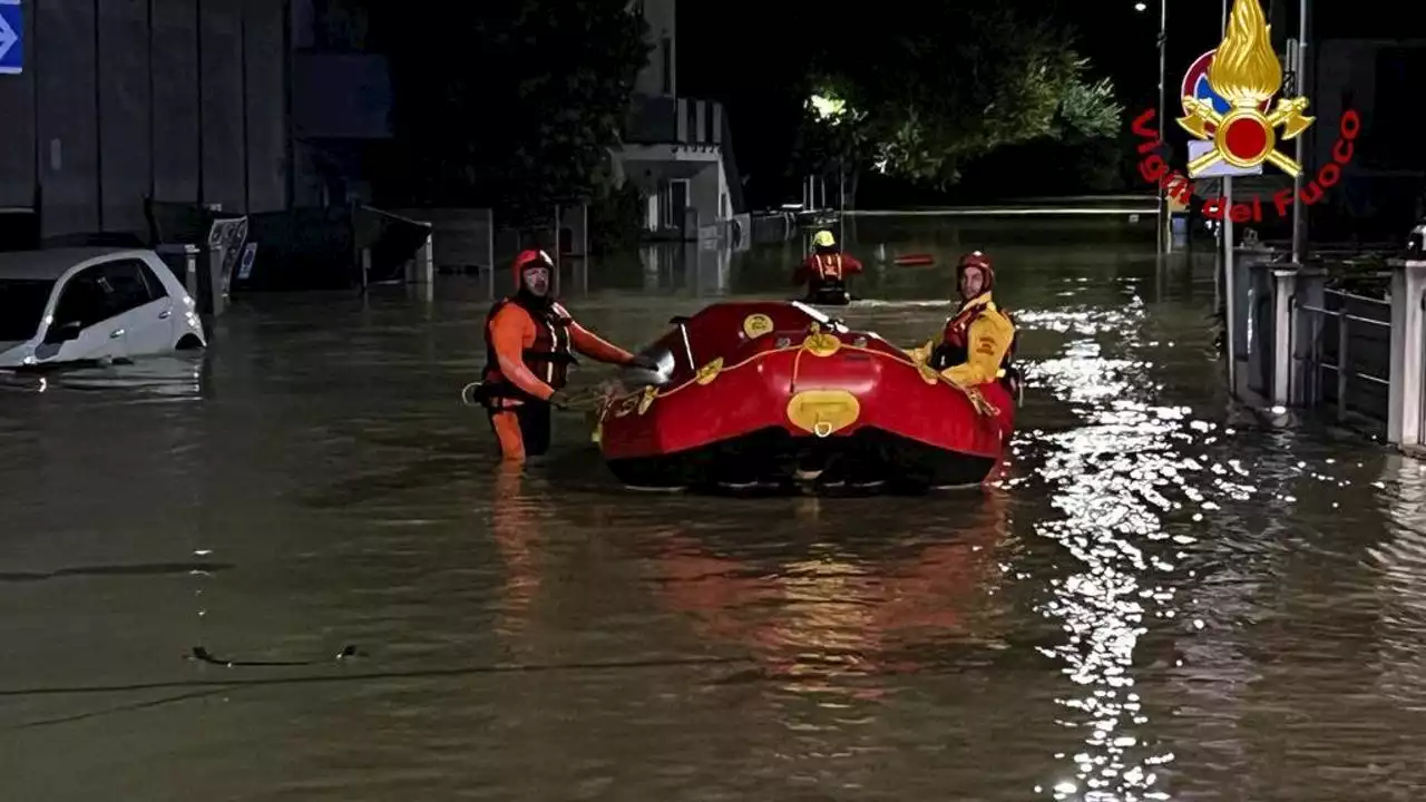 Alluvione nelle Marche, chi sono le tre persone ancora disperse tra Serra de' Conti e Barbara: c’è anche un bimbo di 8 anni. In azione i sub