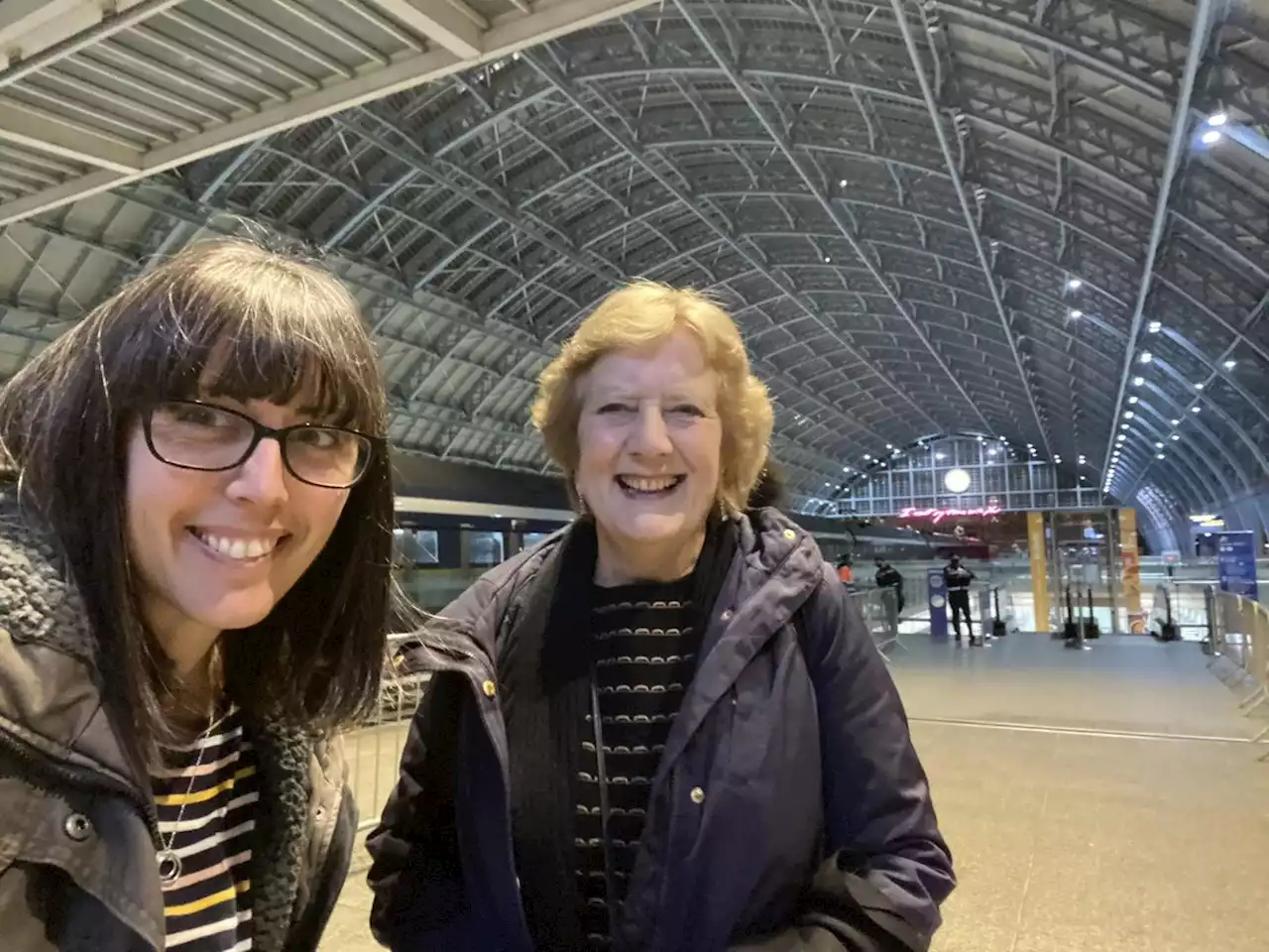 Leeds woman braves 14-hour London queues to support mum's final farewell to the Queen