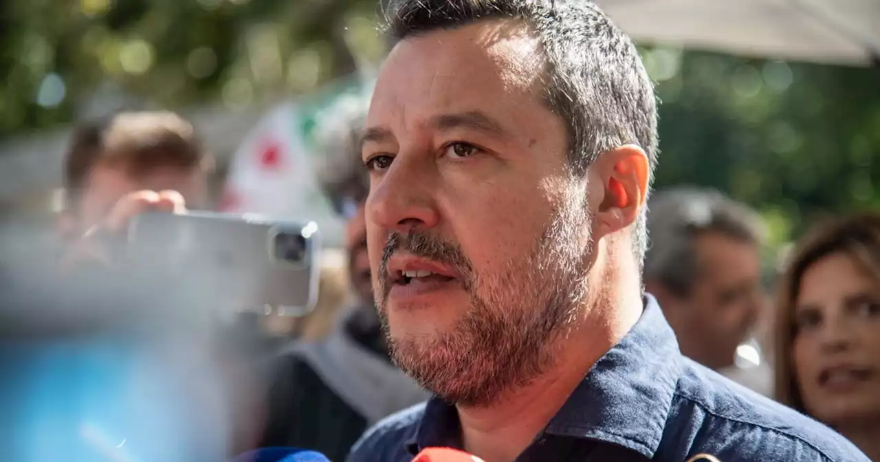 Matteo Salvini gela la 'Iena' dal palco: 'Bella Ciao? Cantala tu'