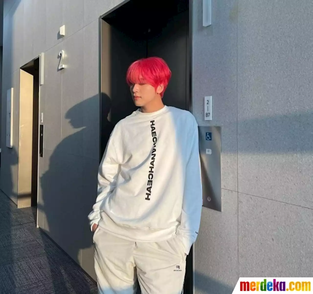 Foto : Ganteng Banget! Ini Deretan Potret Haechan NCT Berambut Merah | merdeka.com