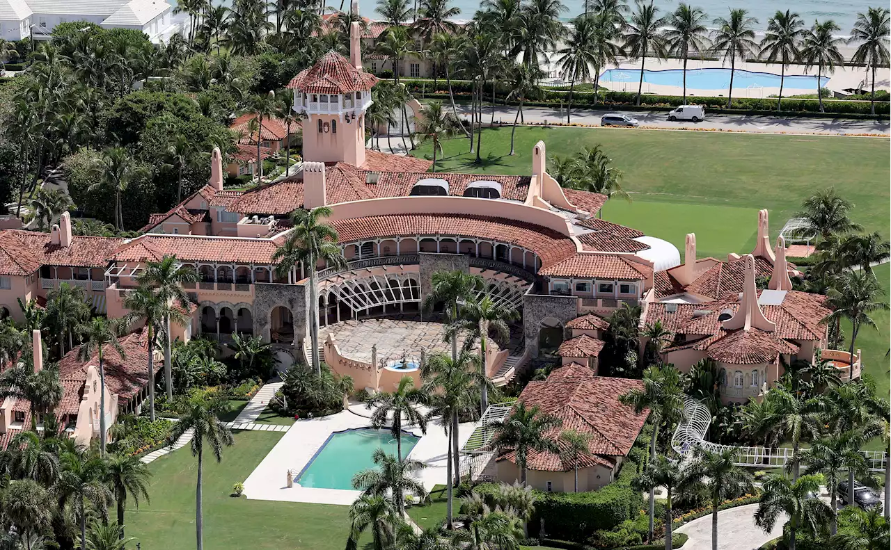 Government asks for 100 key Trump Mar-A-Lago files to stay unrestricted