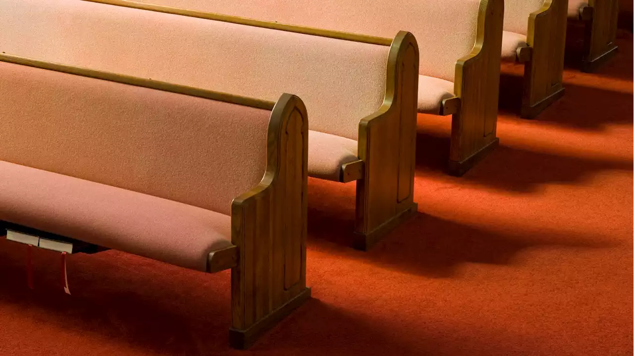 These 2 charts show America's Christian majority is on track to end