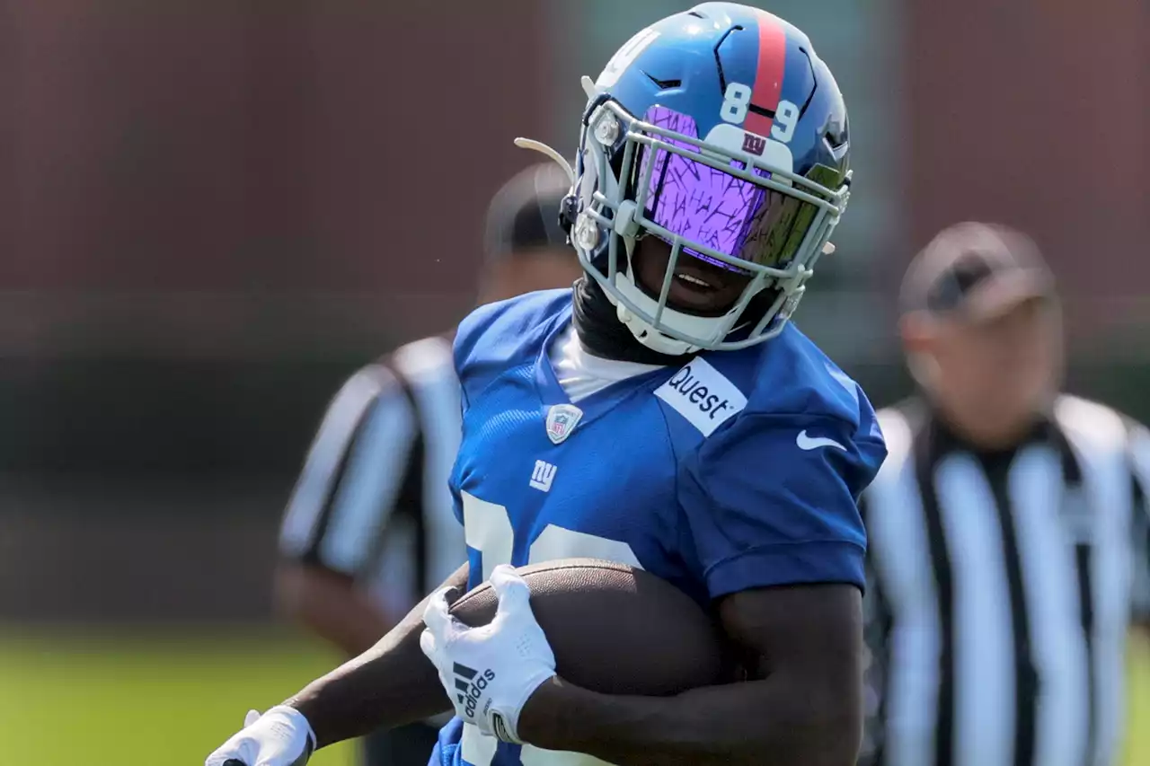 Kadarius Toney rocks ‘Suicide Squad’ visor in Giants practice