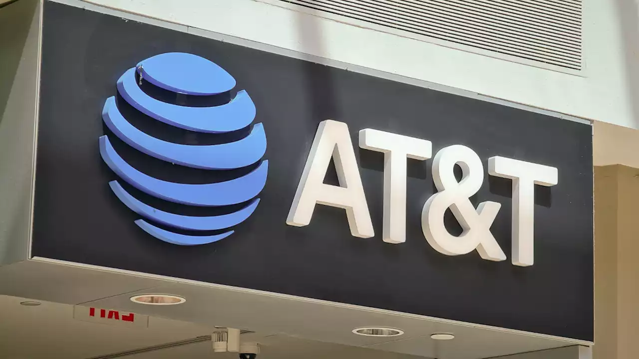 AT&T turns to four-time NBA champion to help promote its iPhone 14 deal on television