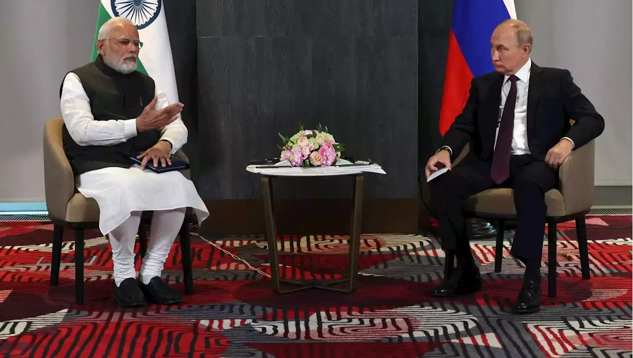 Al vertice di Samarcanda l'indiano Modi frena Putin sull'Ucraina: 'Non è tempo di fare la guerra'