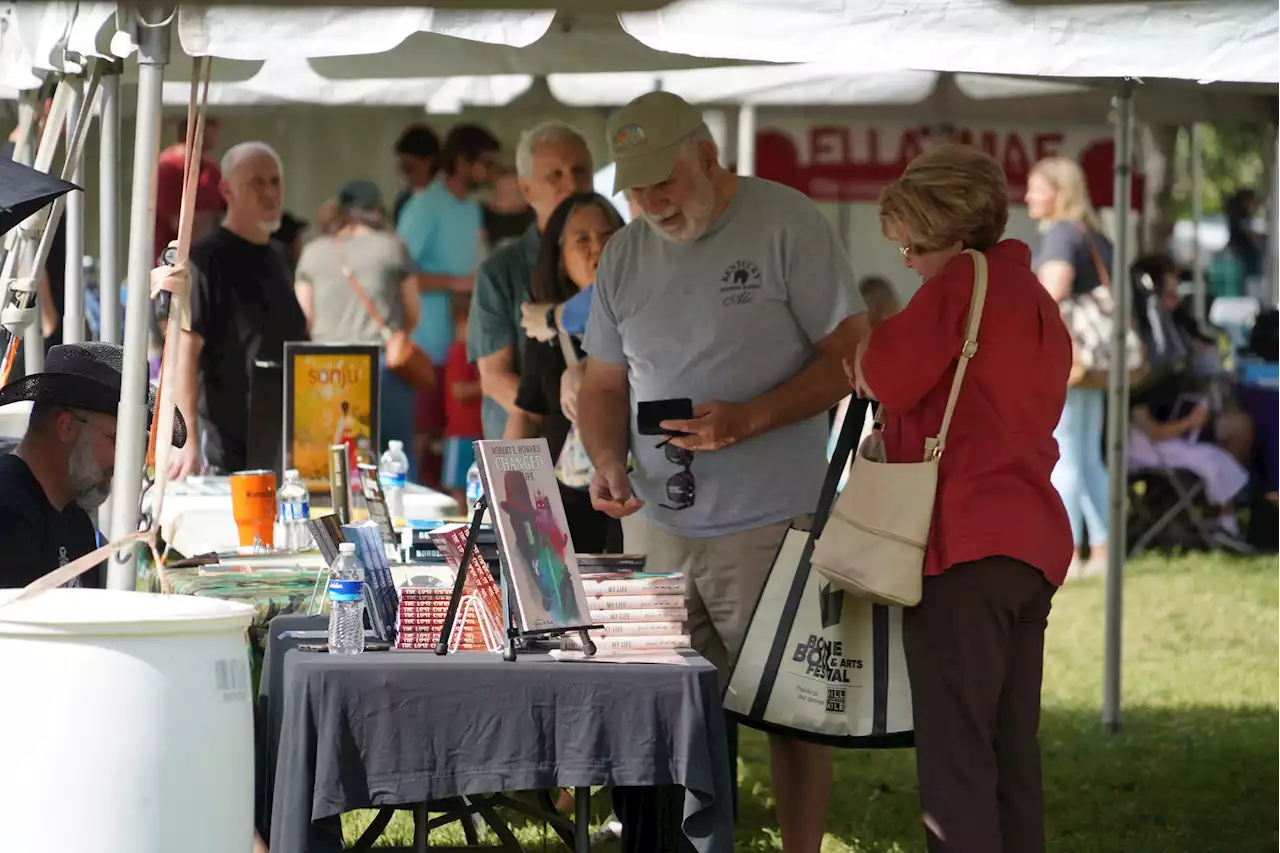 Texas author serves up sinister thrills at Boerne book festival