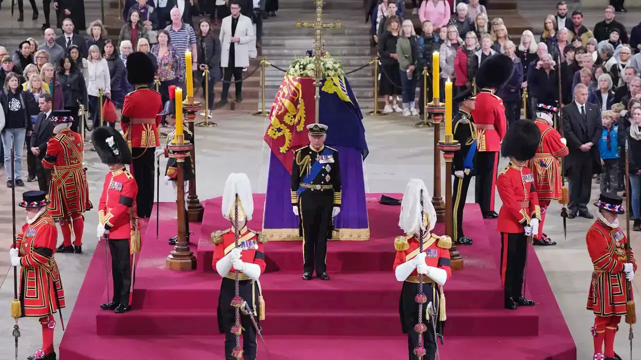 King Charles and siblings quard Queen Elizabeth's coffin in solemn vigil