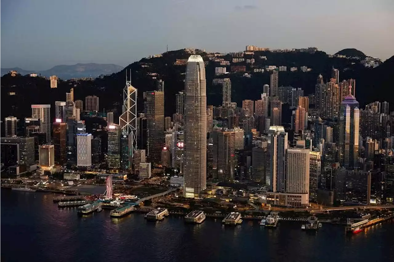 Hong Kong 'actively considering' no hotel quarantine