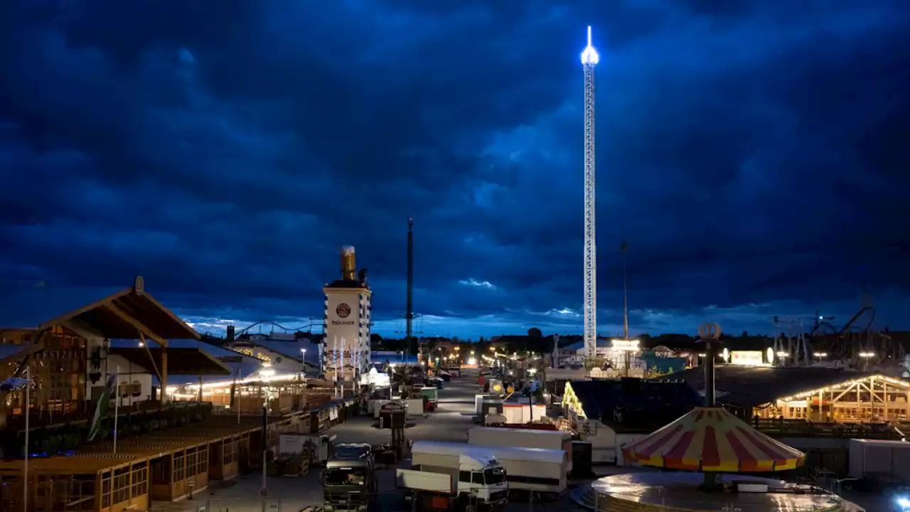 Münchner Oktoberfest: Maske auf und Prost