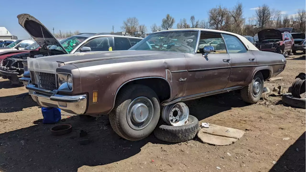 Junkyard Gem: 1971 Oldsmobile Delta 88 Custom Hardtop Sedan