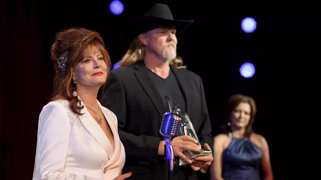 ‘Monarch’ Star Trace Adkins Says He “Stayed Away” From Politics While Filming With Susan Sarandon