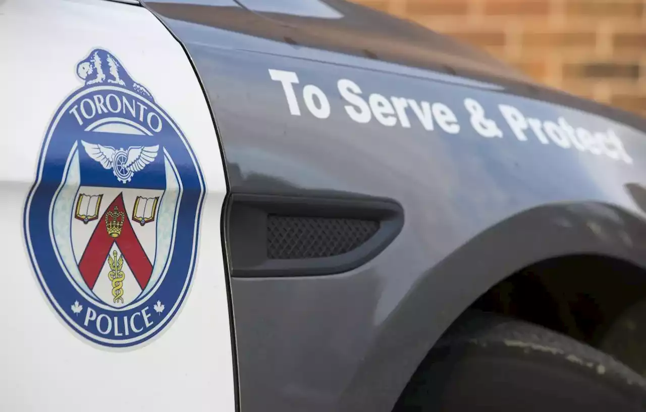 Police investigate death of woman found in water near Etobicoke beach