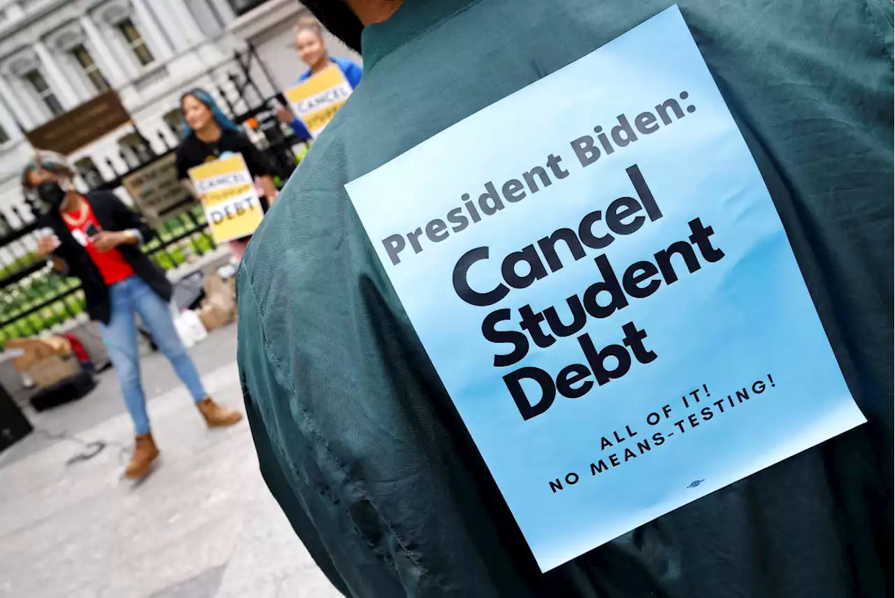 Senators Ask Biden to Expand Forgiveness for Parents Who Took Out Student Loans