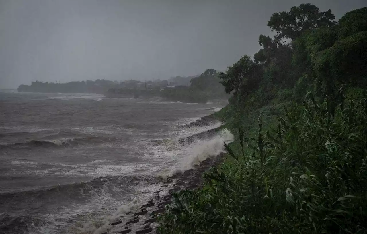 Des milliers de Japonais dans des abris à l’approche du typhon Nanmadol