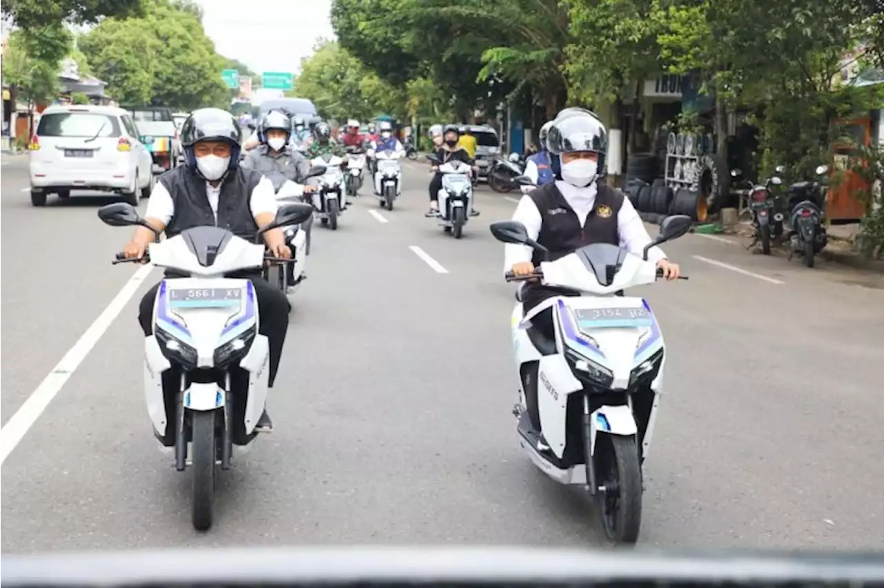 Gubernur Jatim siapkan strategi anggaran pengadaan mobil listrik