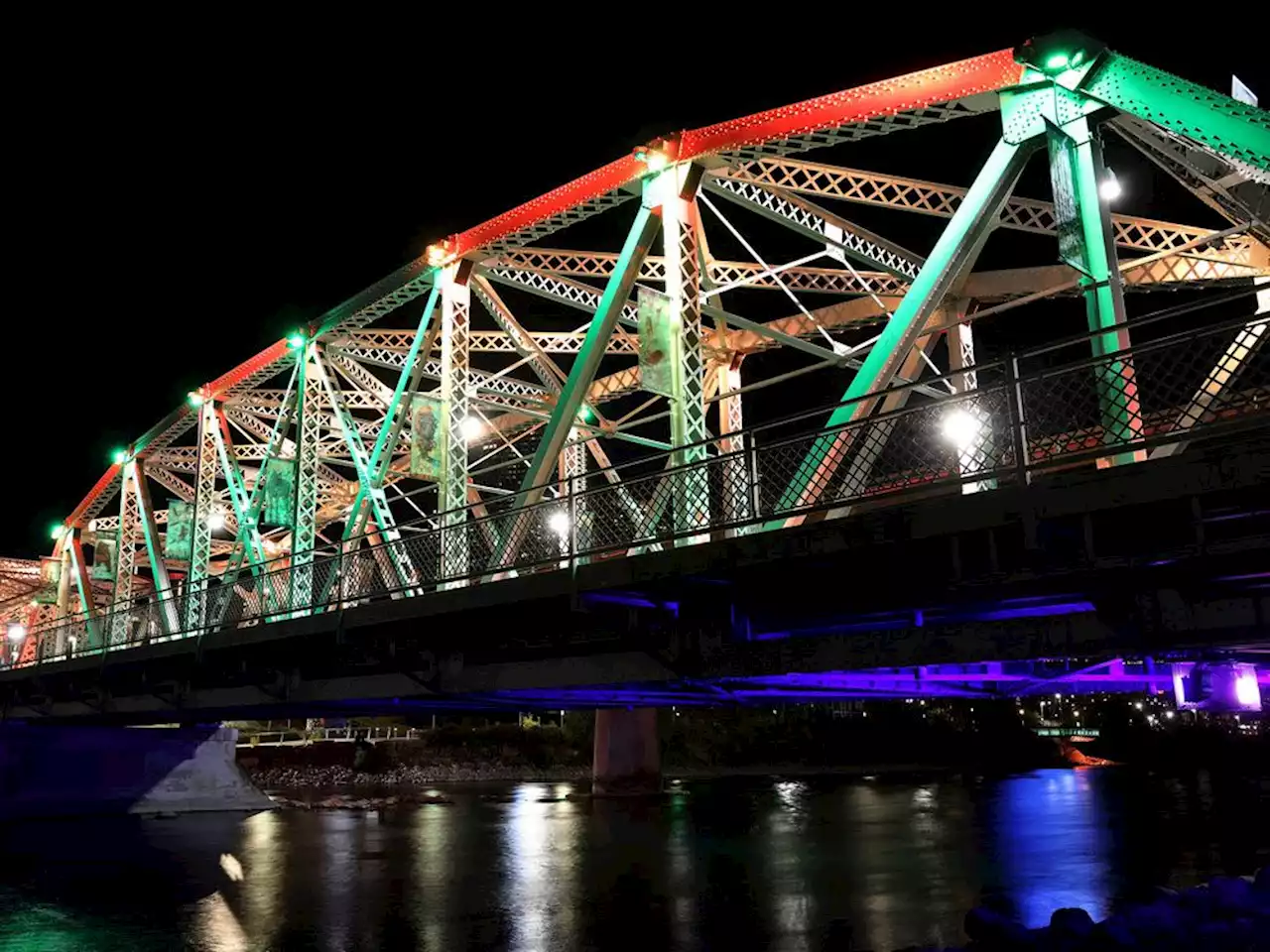 City reverses decision to light Reconciliation Bridge blue in honour of the Queen