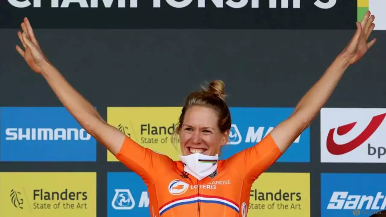 Van Dijk retains women's time trial world title