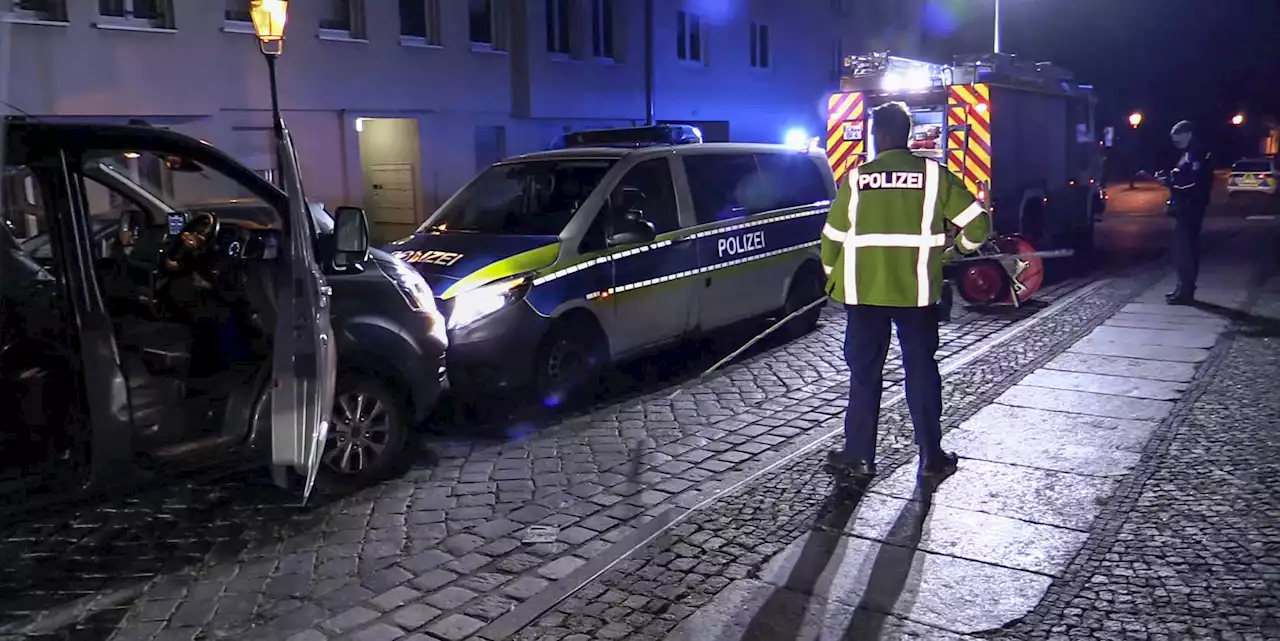 Trio liefert sich wilde Verfolgungsfahrt mit der Polizei