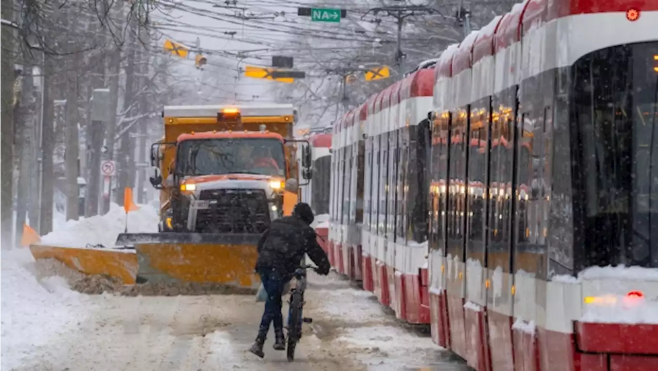 Safety advocates question use of cement trucks for Toronto snow removal