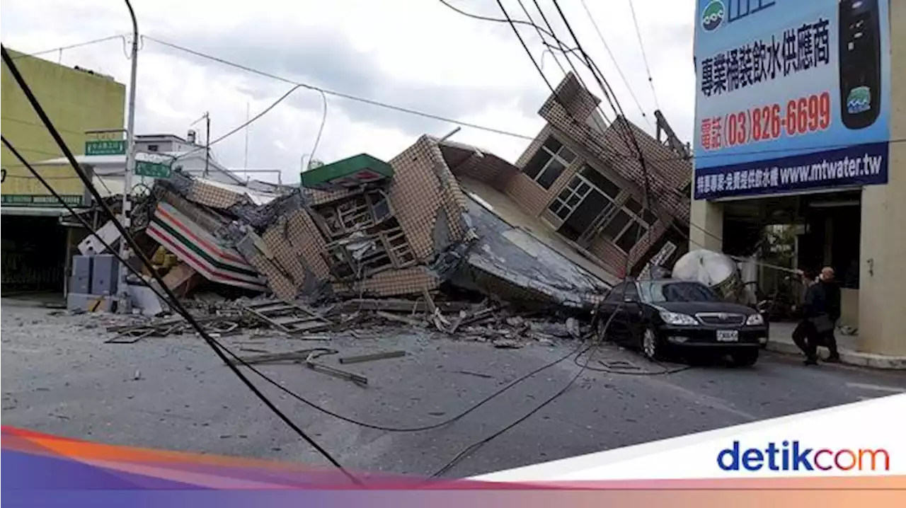 Gedung Ambruk Akibat Gempa M 7,2 di Taiwan