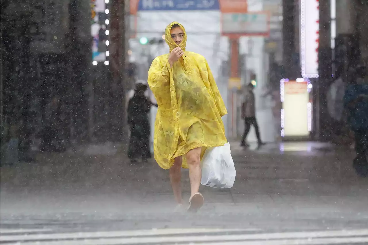 'Nie dagewesene Gefahr' - Taifun Nanmadol trifft in Japan auf Land