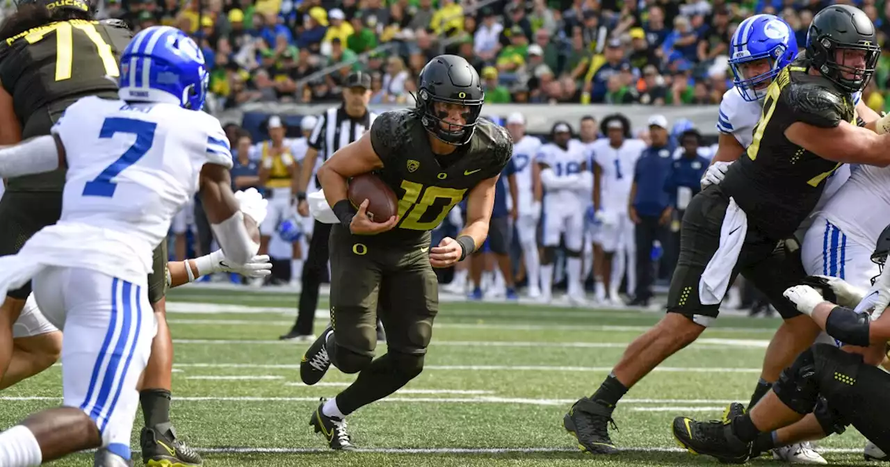 Nix puts up 5 TDs, No. 25 Oregon takes down No. 12 BYU 41-20