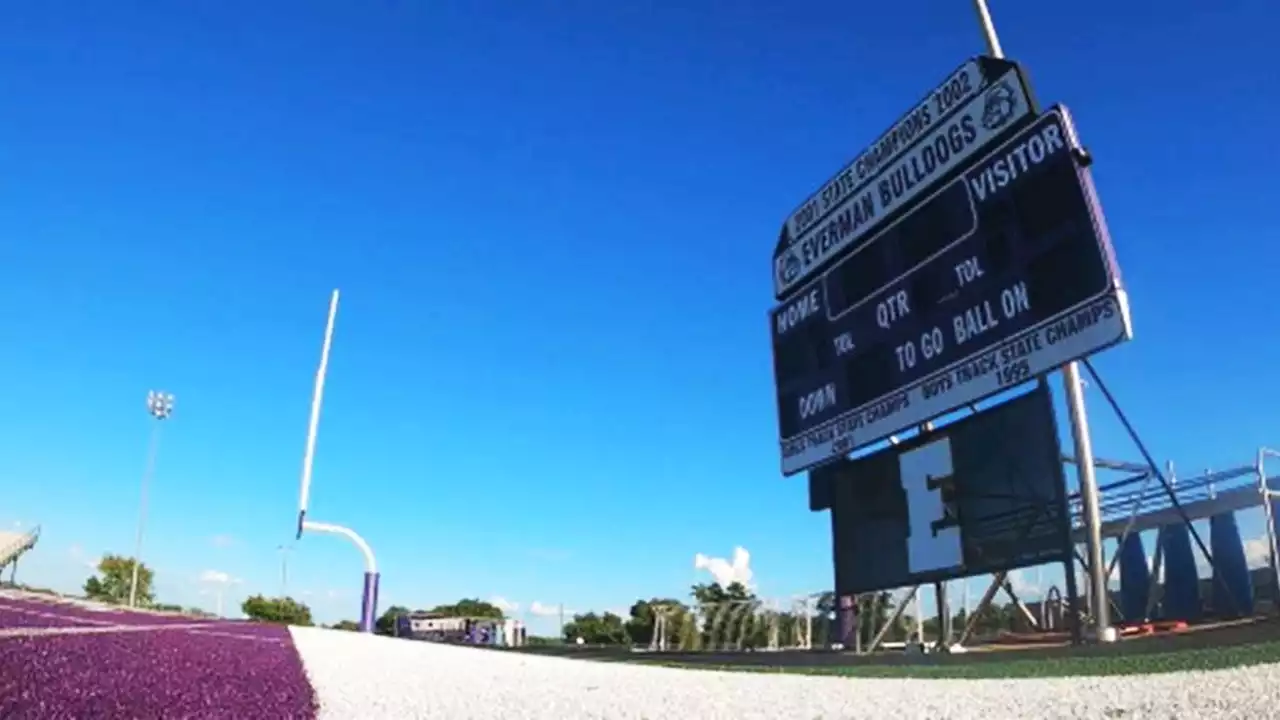 3 arrested, gun recovered after threat reported at Texas high school football game