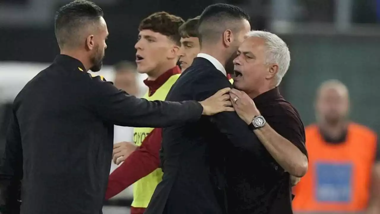 Zaniolo chiede il rigore, Chiffi lo ignora. Mou perde la testa e viene espulso