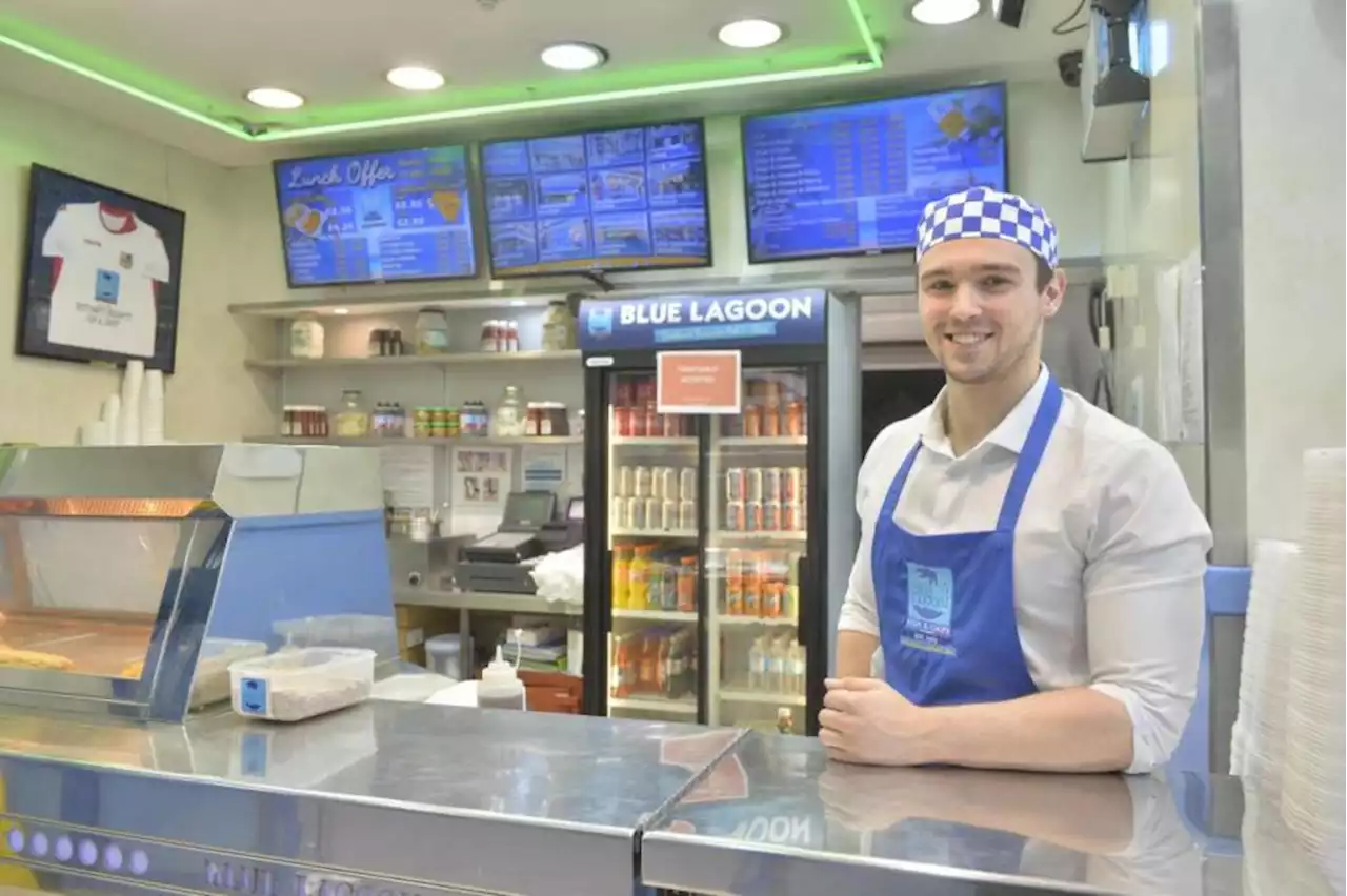 Popular chippy opens in Glasgow city centre with new sit-in option