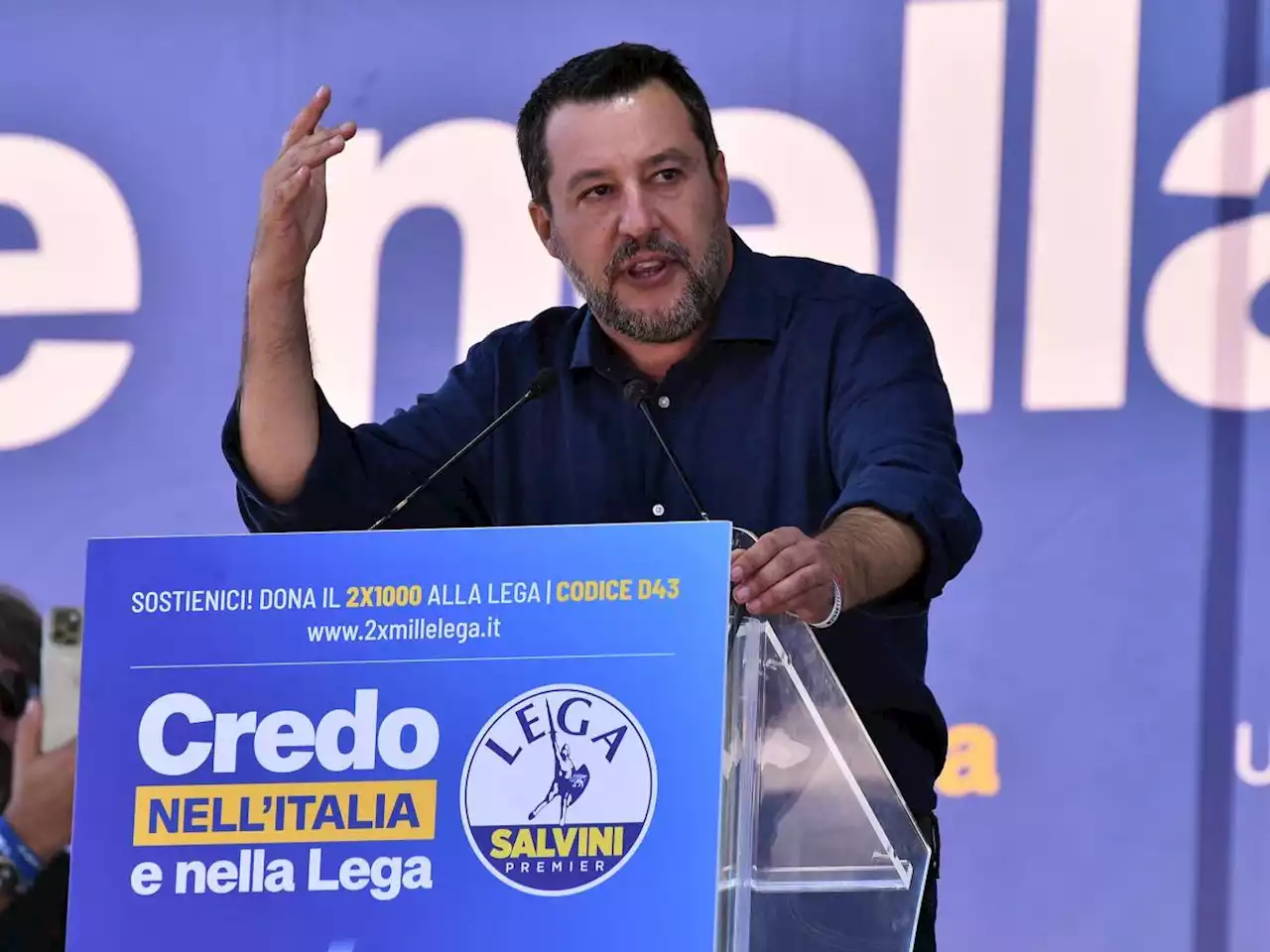 Autonomia, flat tax, stop agli sbarchi: da Pontida Salvini lancia i 6 punti per cambiare l'Italia