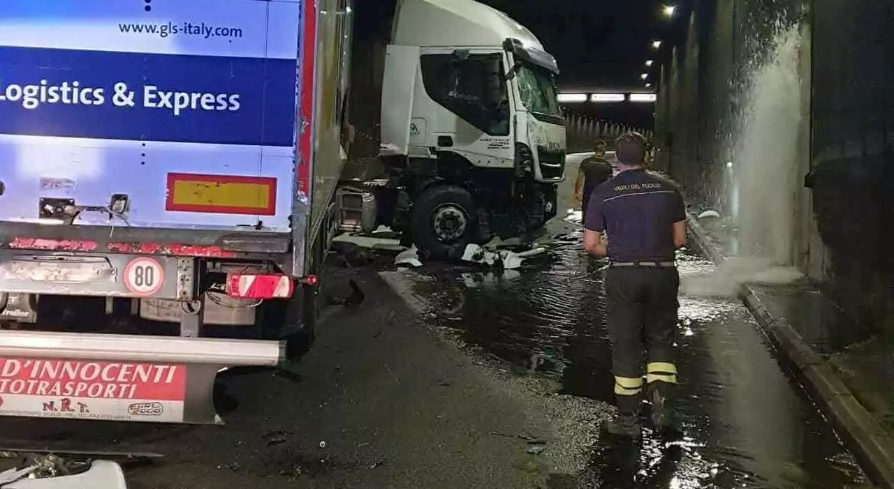 Incidenti stradali, contromano sull'autostrada Siena-Firenze uccide un 28enne. A Pescara 25enne morto in scooter