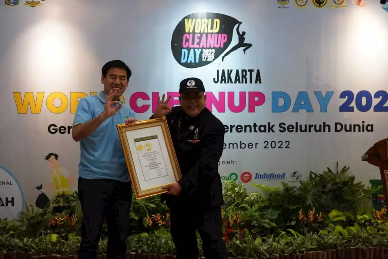 Beri Edukasi Kebersihan Lingkungan, Le Minerale Konsisten Dukung Gerakan World Cleanup Day 2022