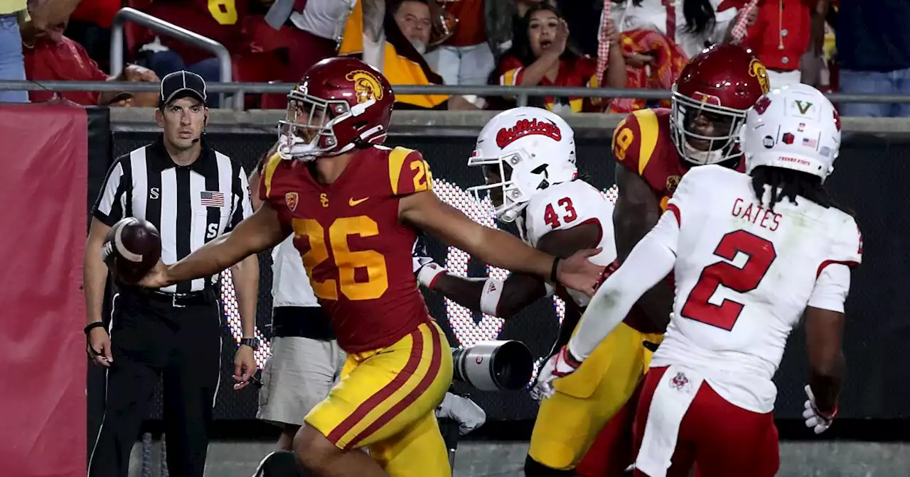 What Air Raid? Running backs lead the way: Takeaways from USC's win over Fresno State