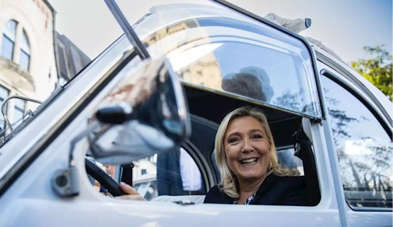 Marine Le Pen, sa rentrée parlementaire : coquillages, chatons... et 2027