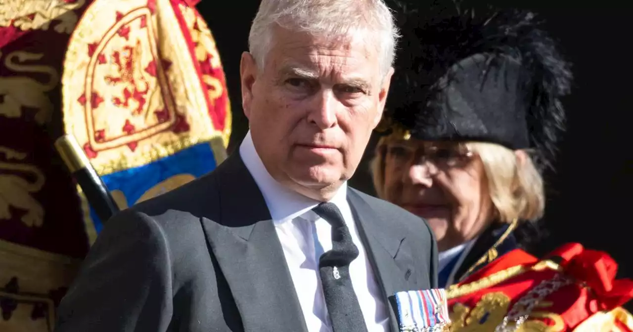 «Maman, merci pour ta compassion» : l'hommage controversé du prince Andrew à la reine