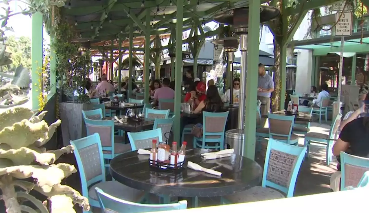 Santa Monica Could Eliminate Some of Its Outdoor Dining Spaces