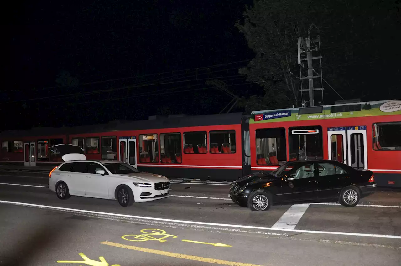 Solothurn SO: Kollision mit „Bipperlisi“ – zwei Automobilisten leicht verletzt